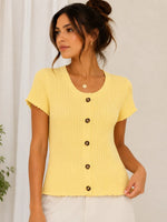 Blusa casual con botones frontales