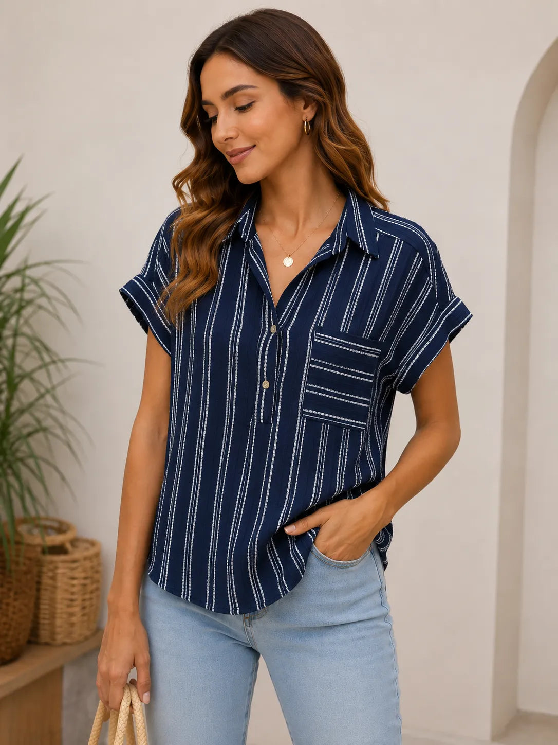 Blusa estilo worker cuello V