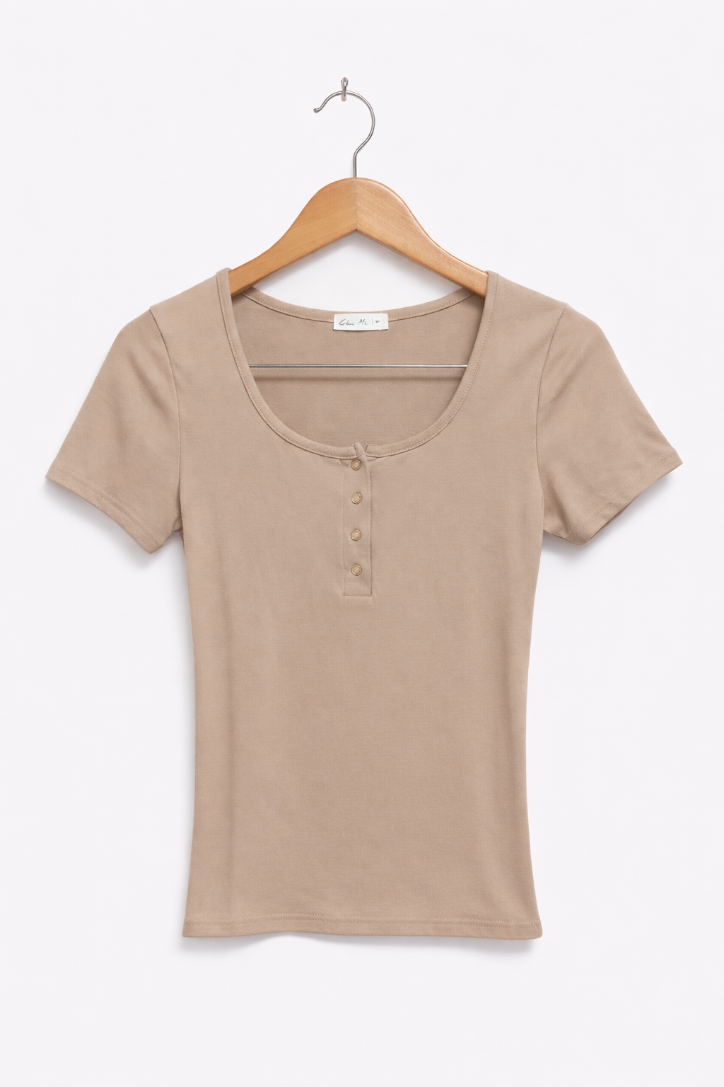 Blusa básica con broches