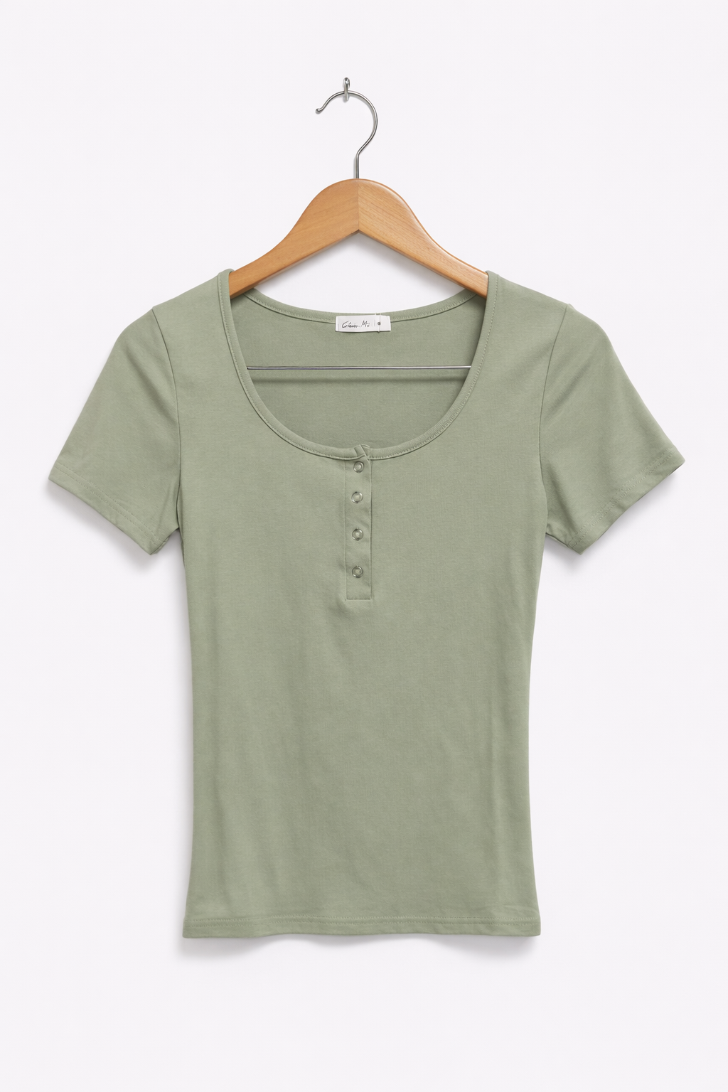 Blusa básica con broches