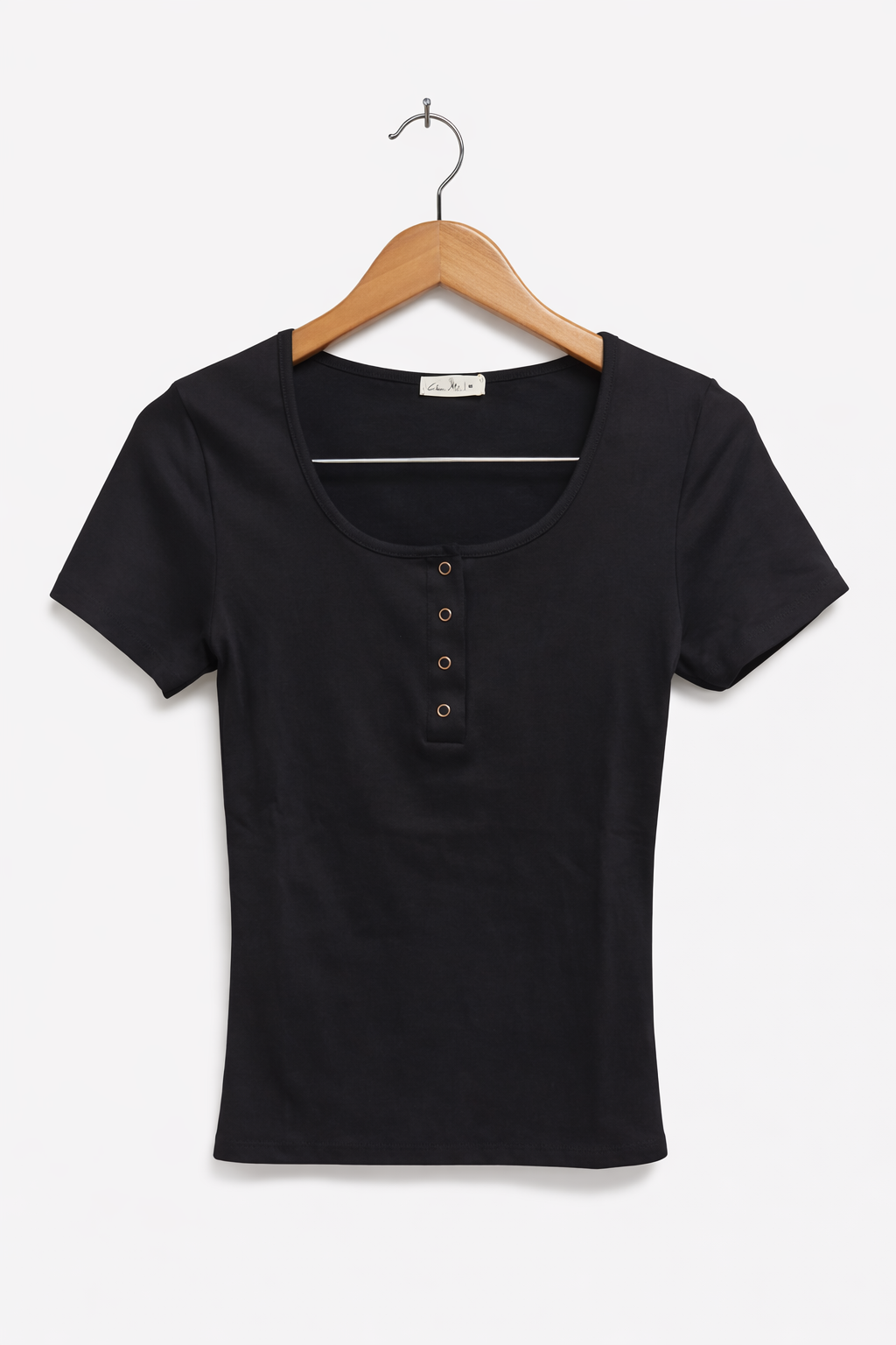 Blusa básica con broches