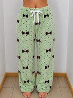 Pijama de peluche lazos